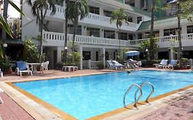 Expat Hotel Patong